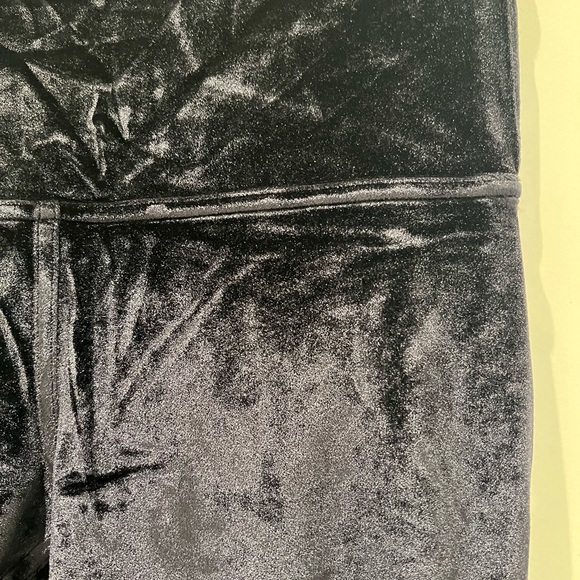 SOLD Lululemon leggings velour - Picture 2 of 3